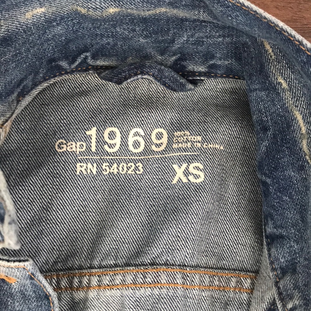 GAP denim jacket - Picture 2 of 4